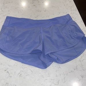 LULULEMON SHORTS 2.5”